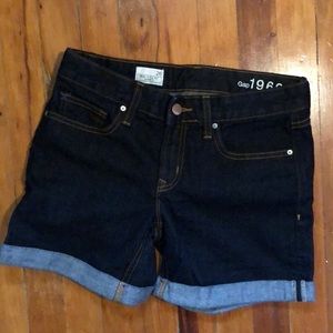 Gap real straight shorts